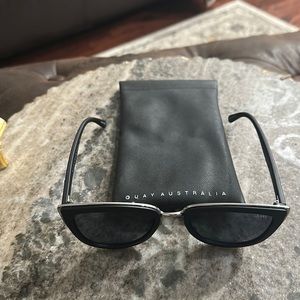 Authentic QUAY Sunglasses. Very CHIC.